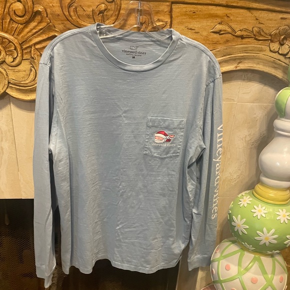M Vineyard Vines whale Christmas shirt - Picture 4 of 5